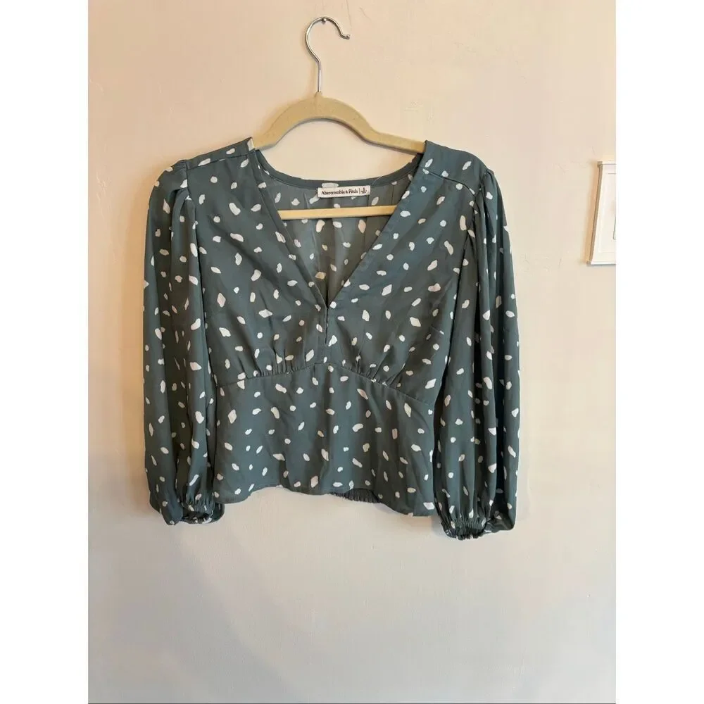 Abercrombie & Fitch Green Polka Dot Long Sleeve Crop Size S